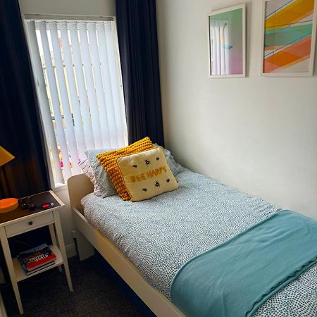 Stay-K-Belfast Cosy Entire House 10 Mins From City Centre Екстериор снимка